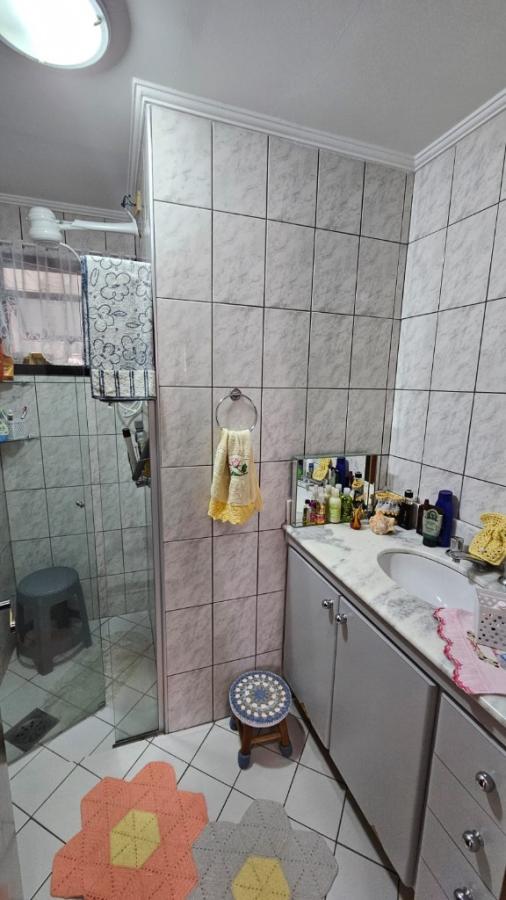 Apartamento à venda com 3 quartos, 98m² - Foto 2