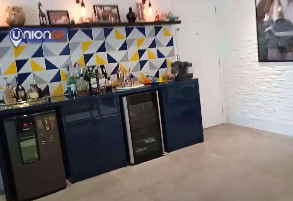 Apartamento à venda com 3 quartos, 141m² - Foto 4