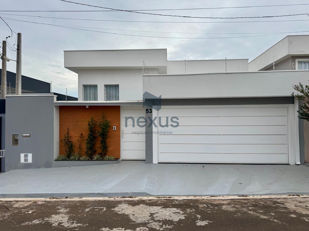 Casa à venda com 3 quartos, 312m² - Foto 2