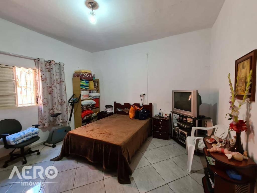 Casa à venda com 2 quartos, 165m² - Foto 14