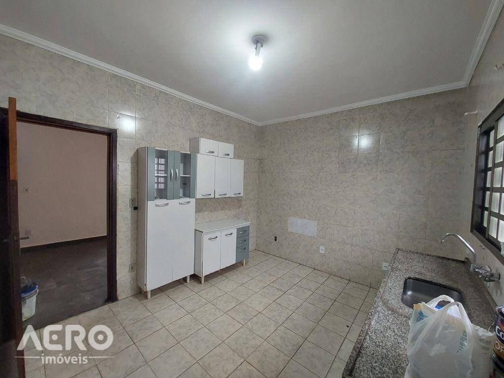 Casa, 3 quartos, 180 m² - Foto 12