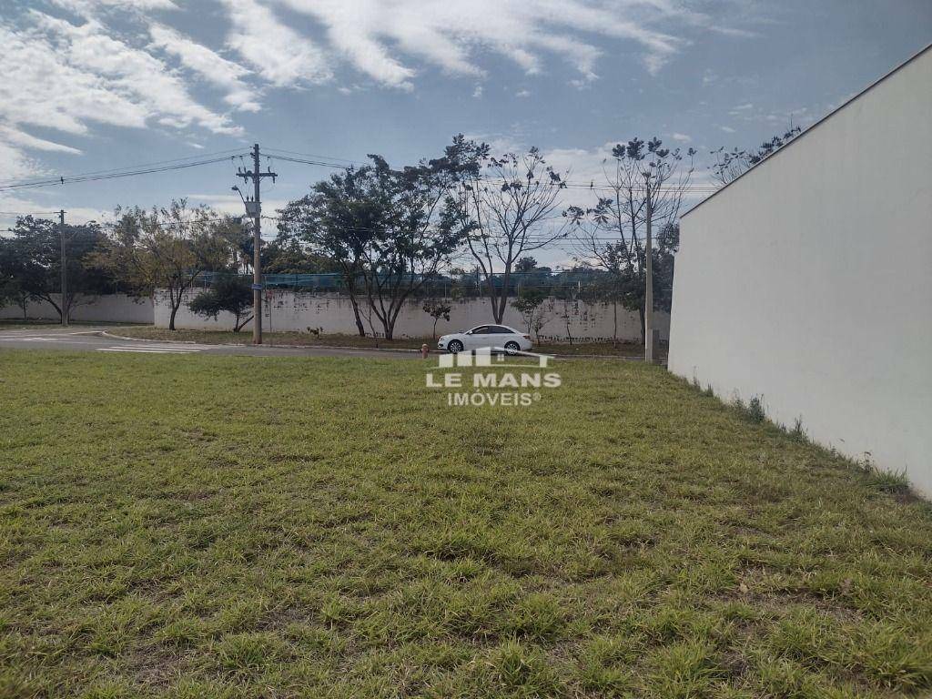 Loteamento e Condomínio, 200 m² - Foto 1