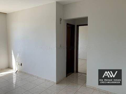 Apartamento para alugar com 2 quartos, 55m² - Foto 9