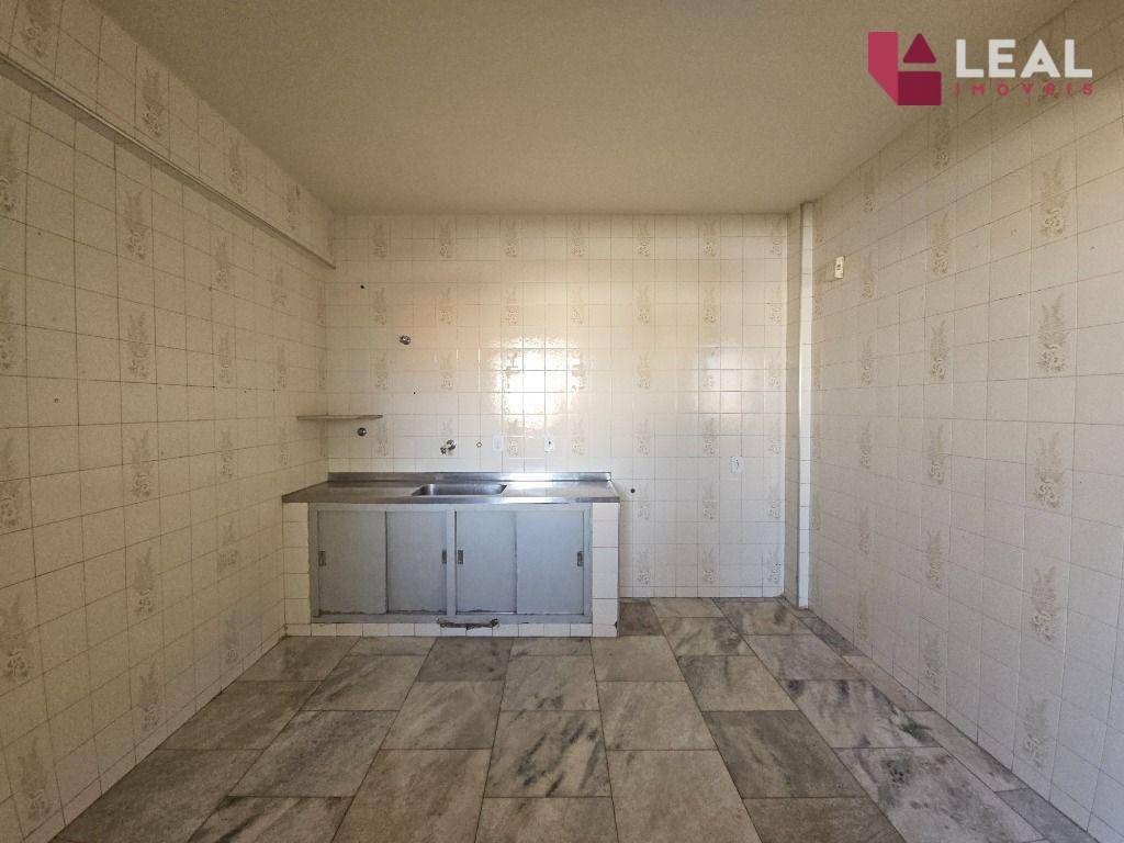 Apartamento para alugar com 3 quartos, 110m² - Foto 6