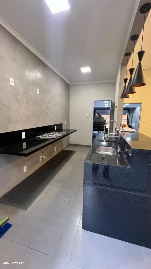 Casa à venda com 3 quartos, 292m² - Foto 3