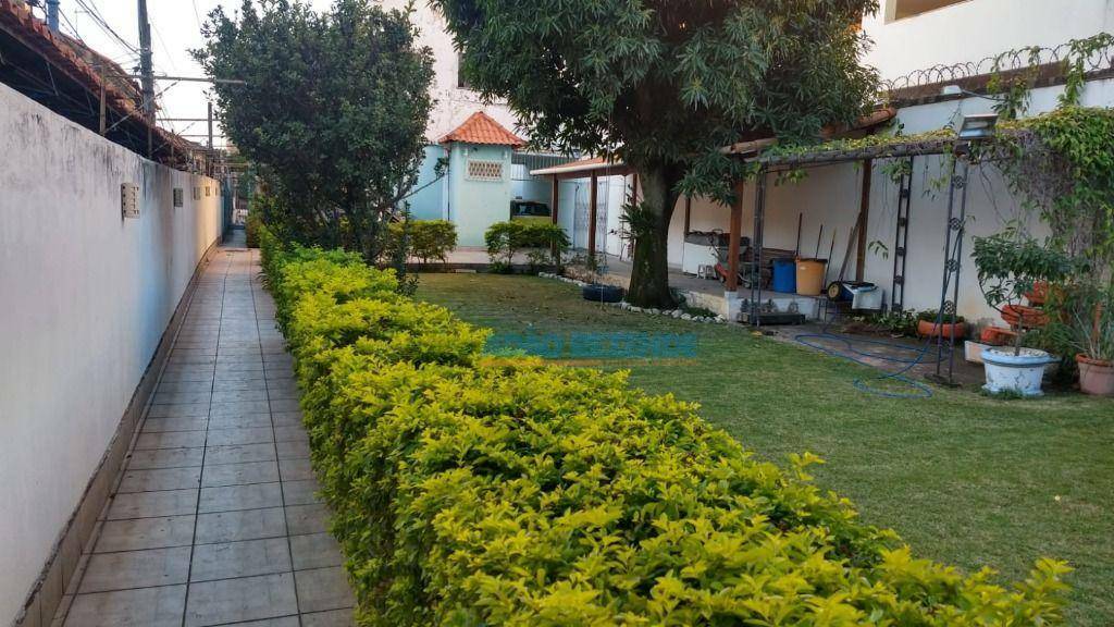 Casa à venda com 4 quartos, 220m² - Foto 23