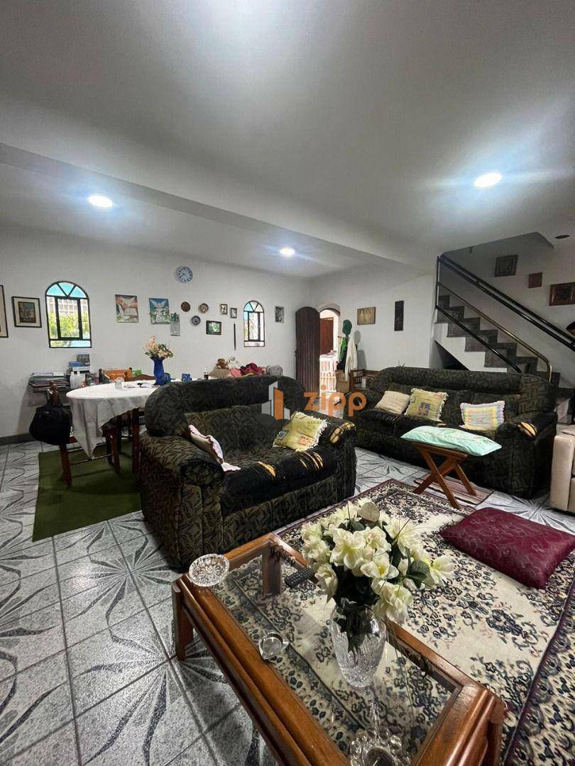 Sobrado à venda e aluguel com 3 quartos, 150m² - Foto 1