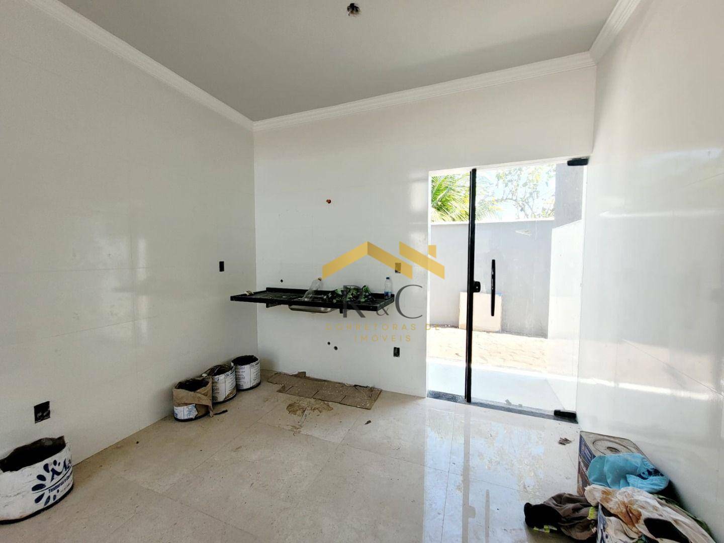 Casa à venda com 2 quartos, 65m² - Foto 8