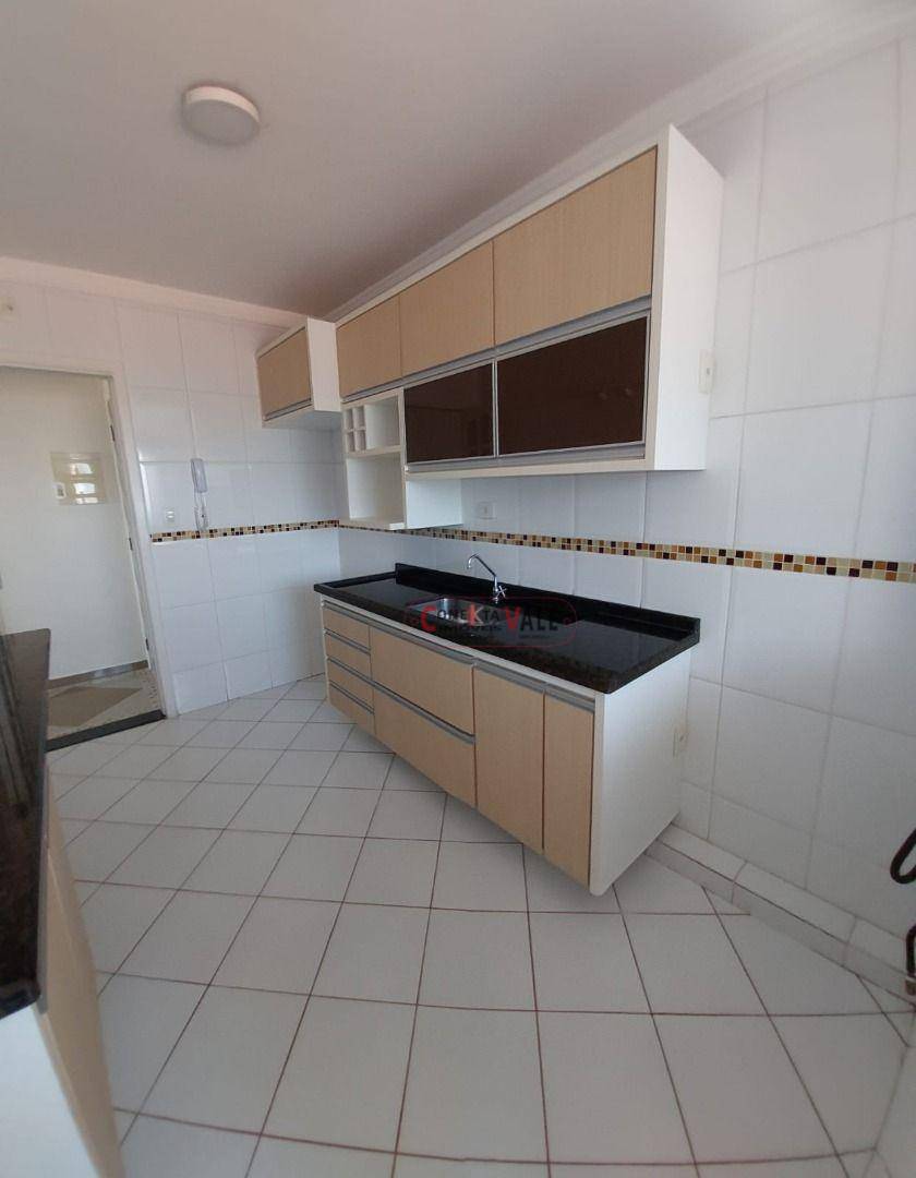 Apartamento à venda com 2 quartos, 72m² - Foto 7