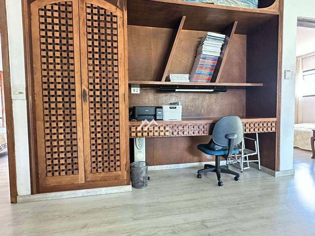 Casa à venda e aluguel com 3 quartos, 375m² - Foto 22