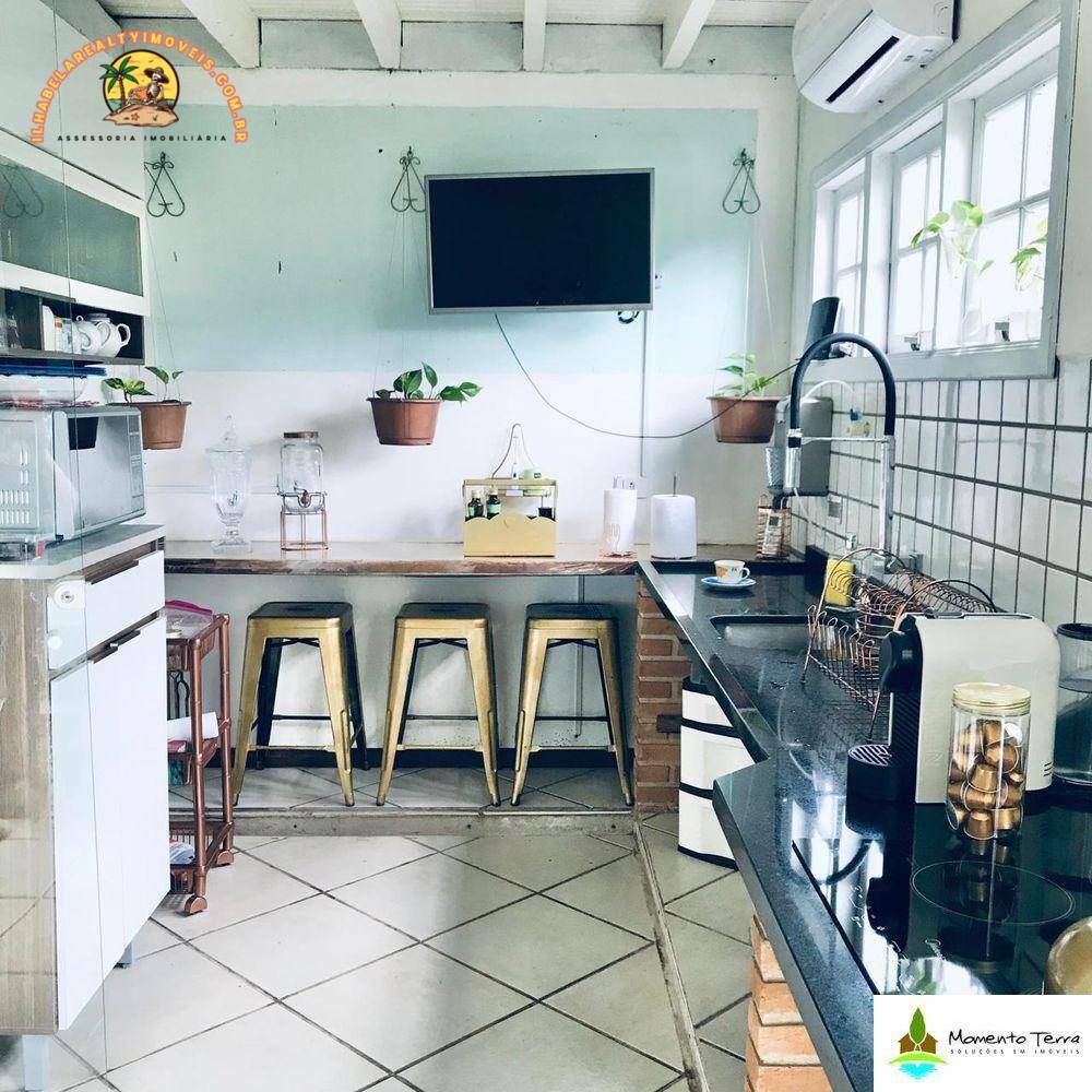 Casa à venda com 6 quartos, 320m² - Foto 16
