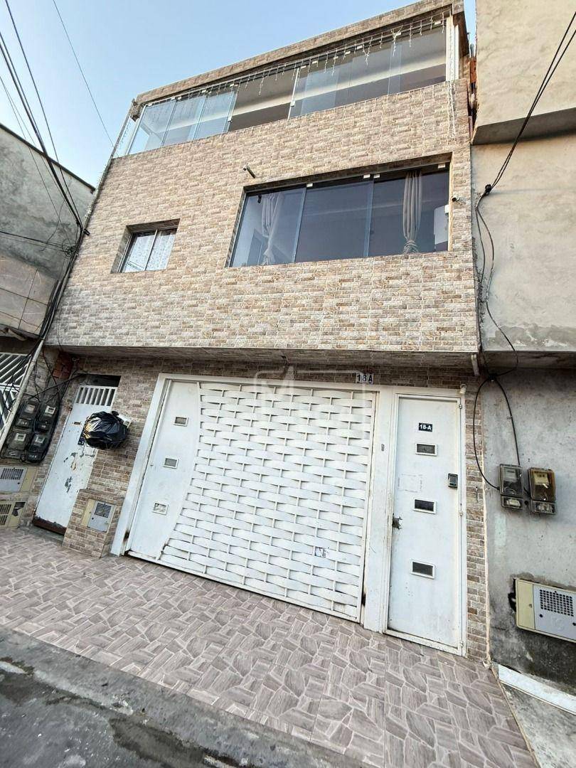 Casa, 3 quartos, 200 m² - Foto 1