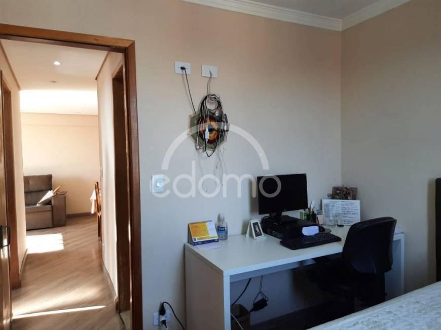 Apartamento à venda com 3 quartos, 86m² - Foto 11