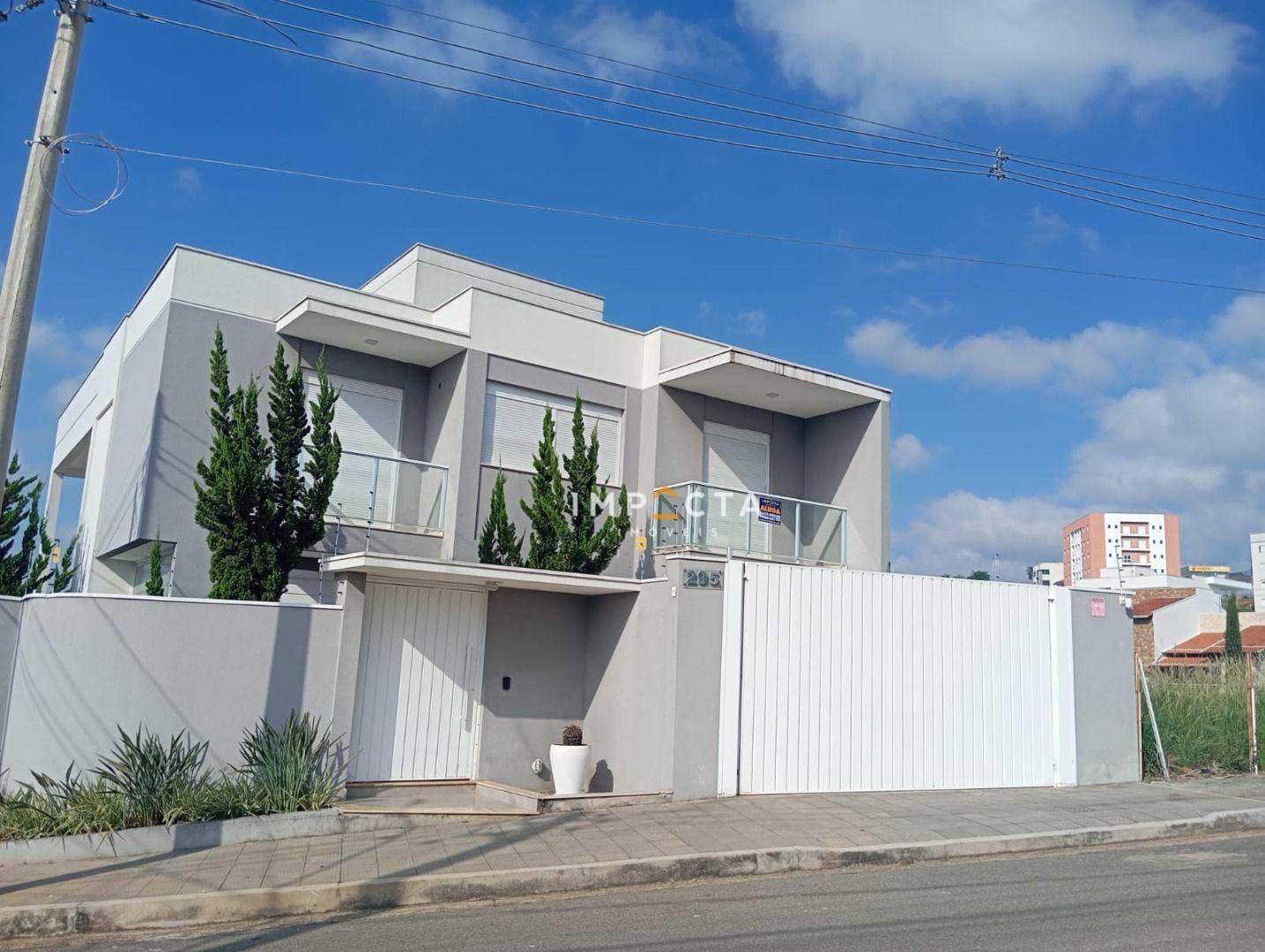 Casa à venda com 3 quartos, 290m² - Foto 2