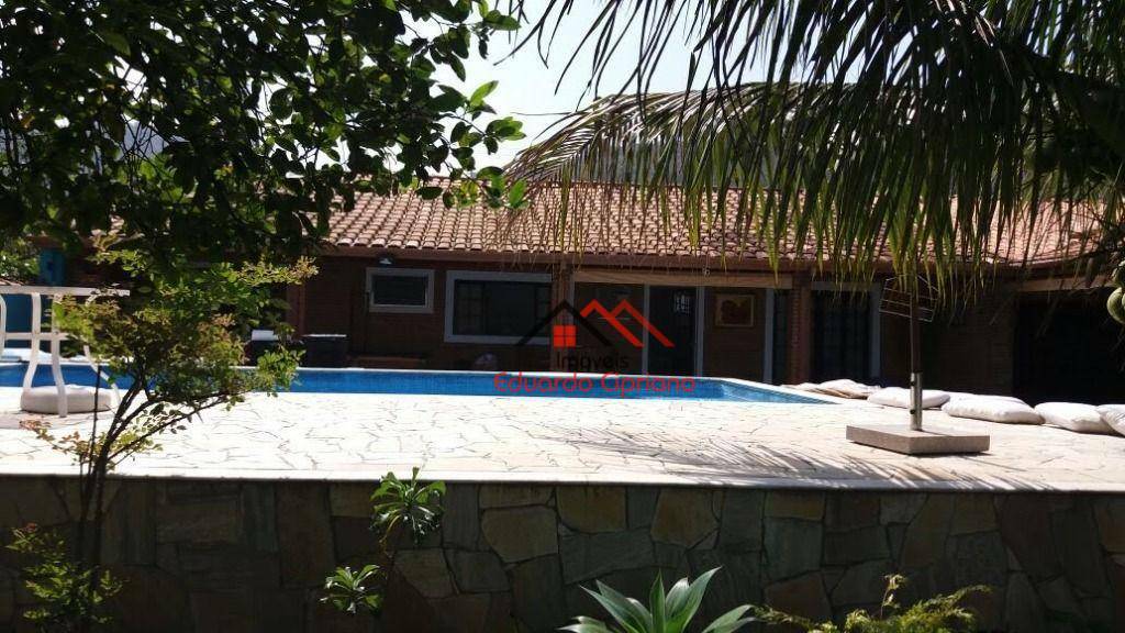 Casa à venda e aluguel com 4 quartos, 228m² - Foto 4