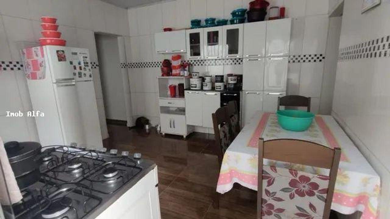 Casa à venda com 2 quartos, 50m² - Foto 4