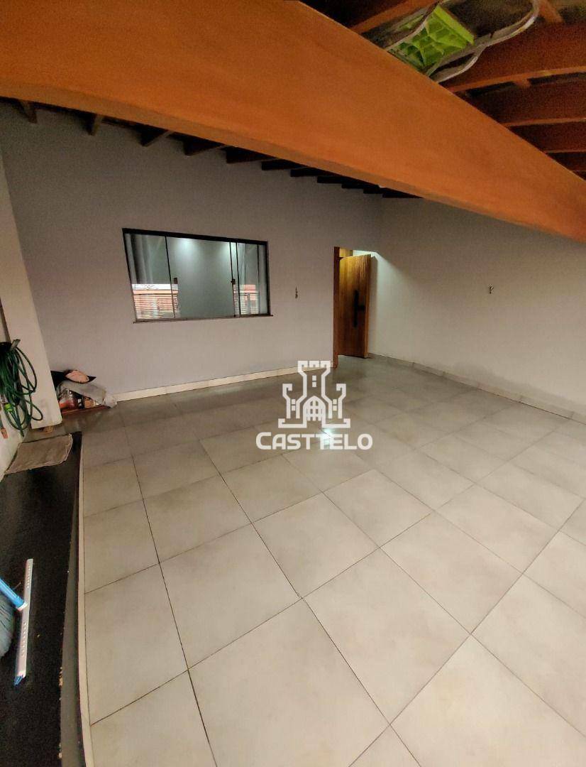 Casa à venda com 3 quartos, 89m² - Foto 2