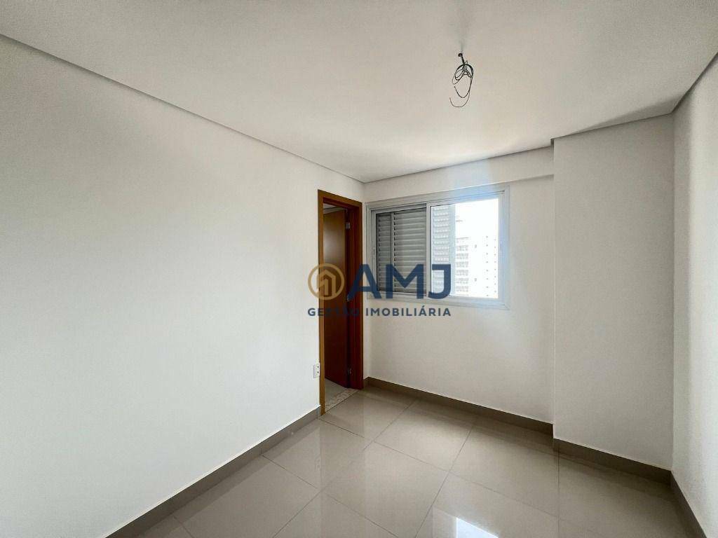 Apartamento à venda com 2 quartos, 61m² - Foto 4