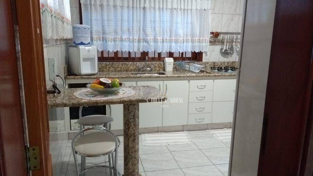 Casa à venda com 3 quartos, 190m² - Foto 8