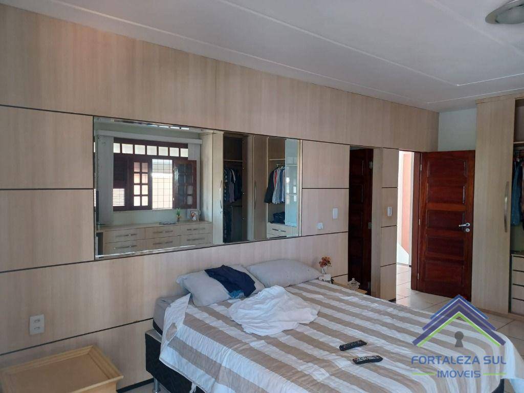 Casa à venda com 4 quartos, 302m² - Foto 26