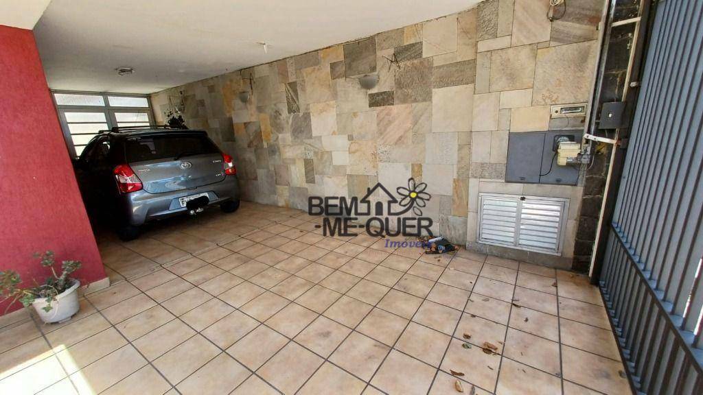 Casa à venda e aluguel com 3 quartos, 178m² - Foto 3