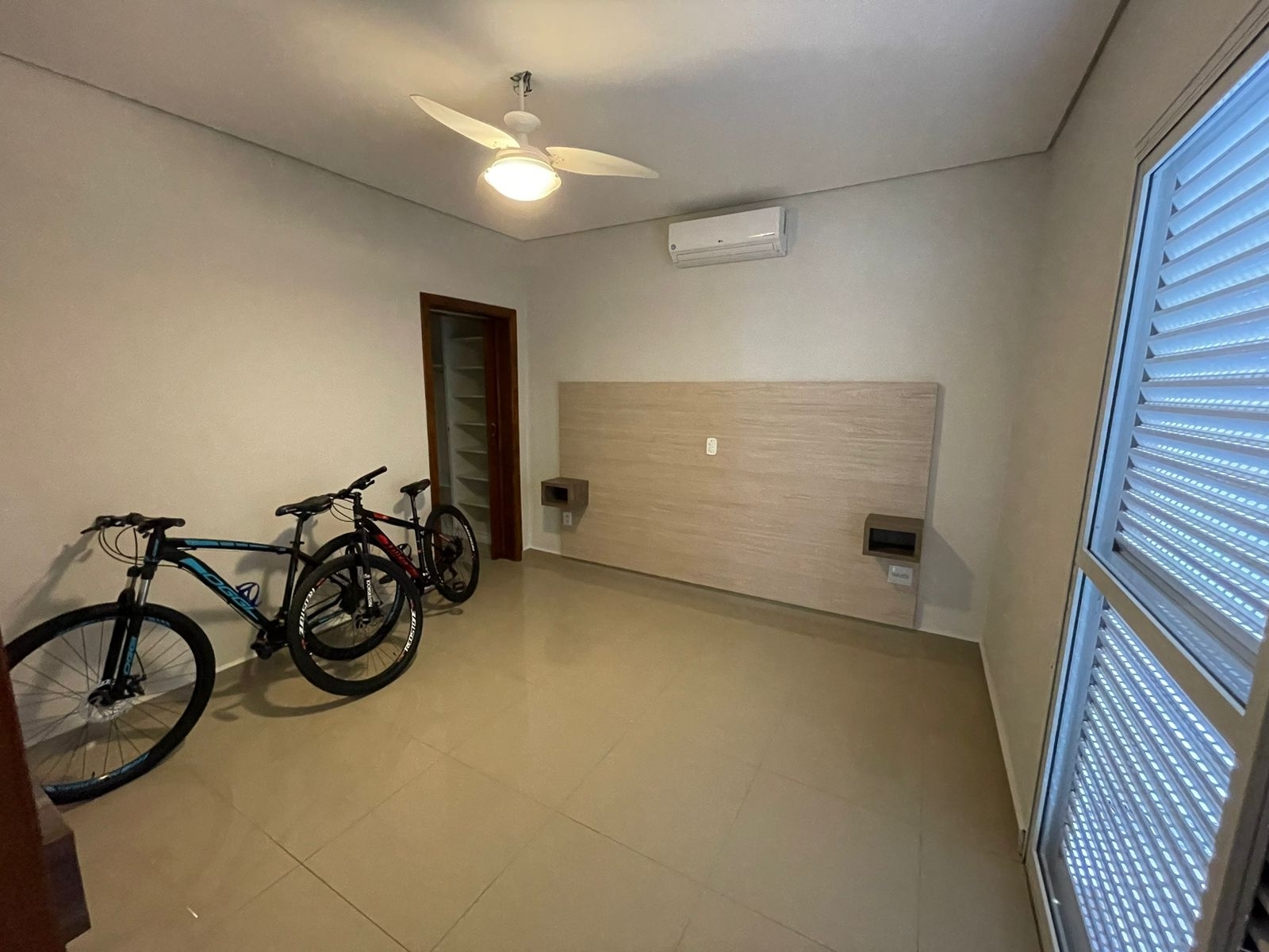 Casa à venda com 3 quartos, 270m² - Foto 17