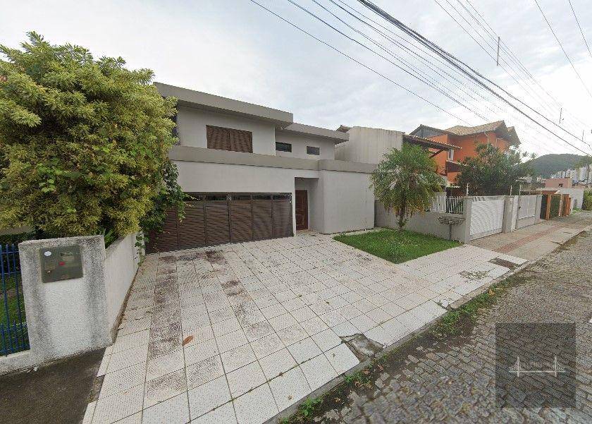 Casa, 7 quartos, 331 m² - Foto 1