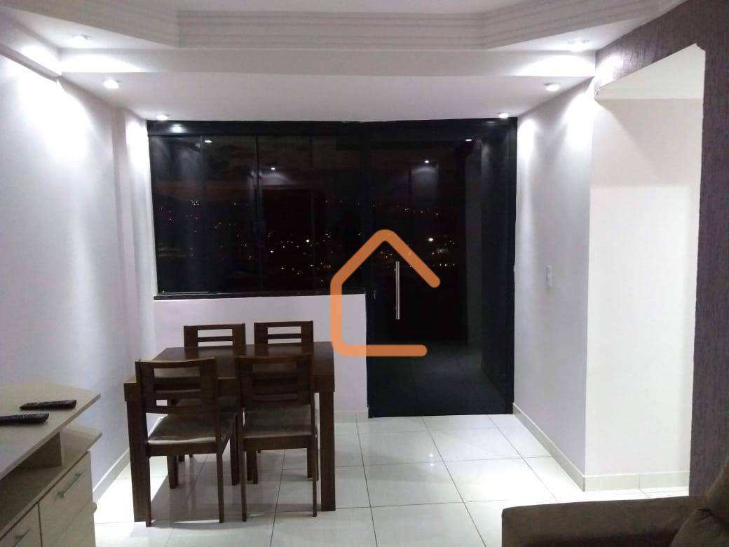 Apartamento à venda com 2 quartos, 70m² - Foto 2