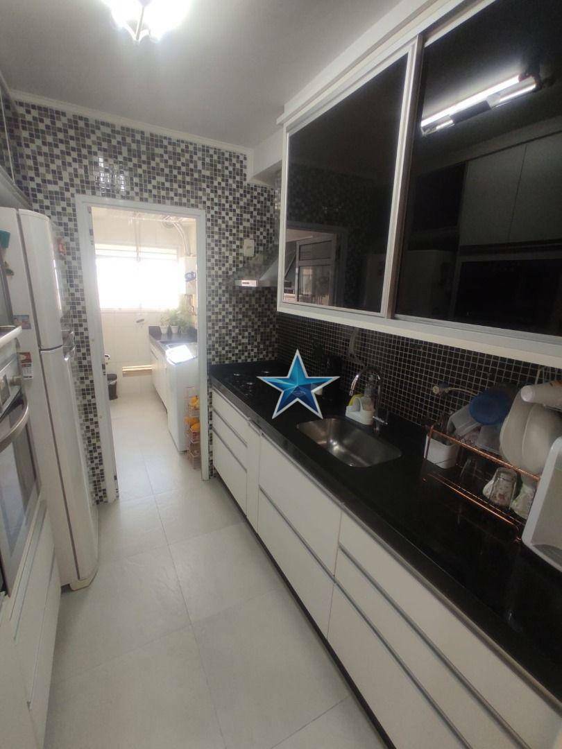 Apartamento à venda com 3 quartos, 81m² - Foto 2