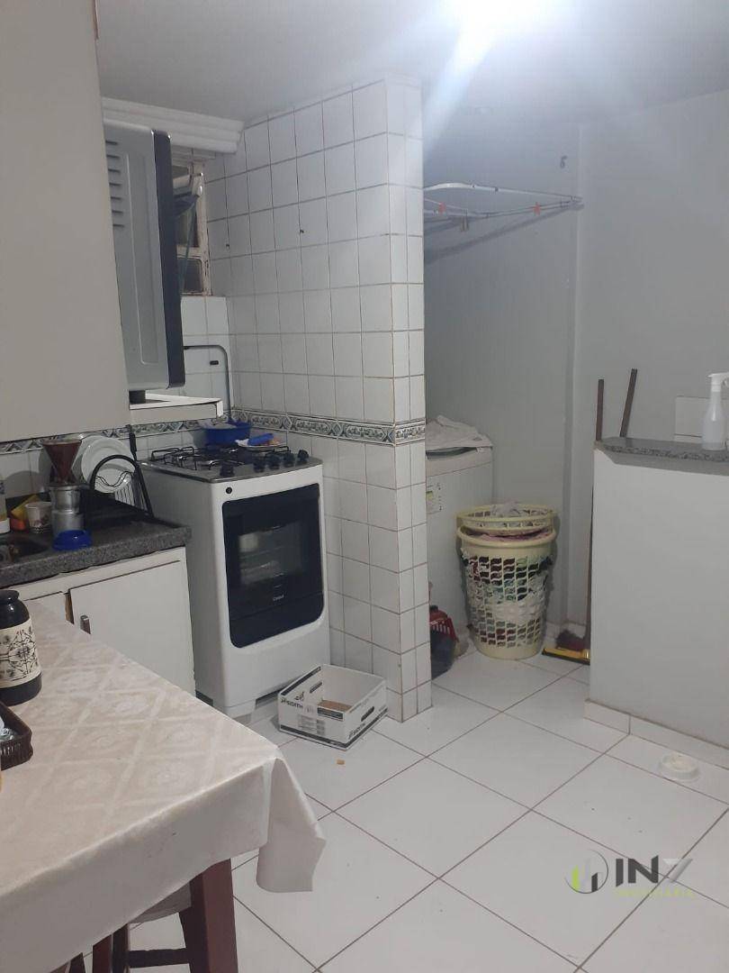 Apartamento à venda com 2 quartos, 64m² - Foto 7