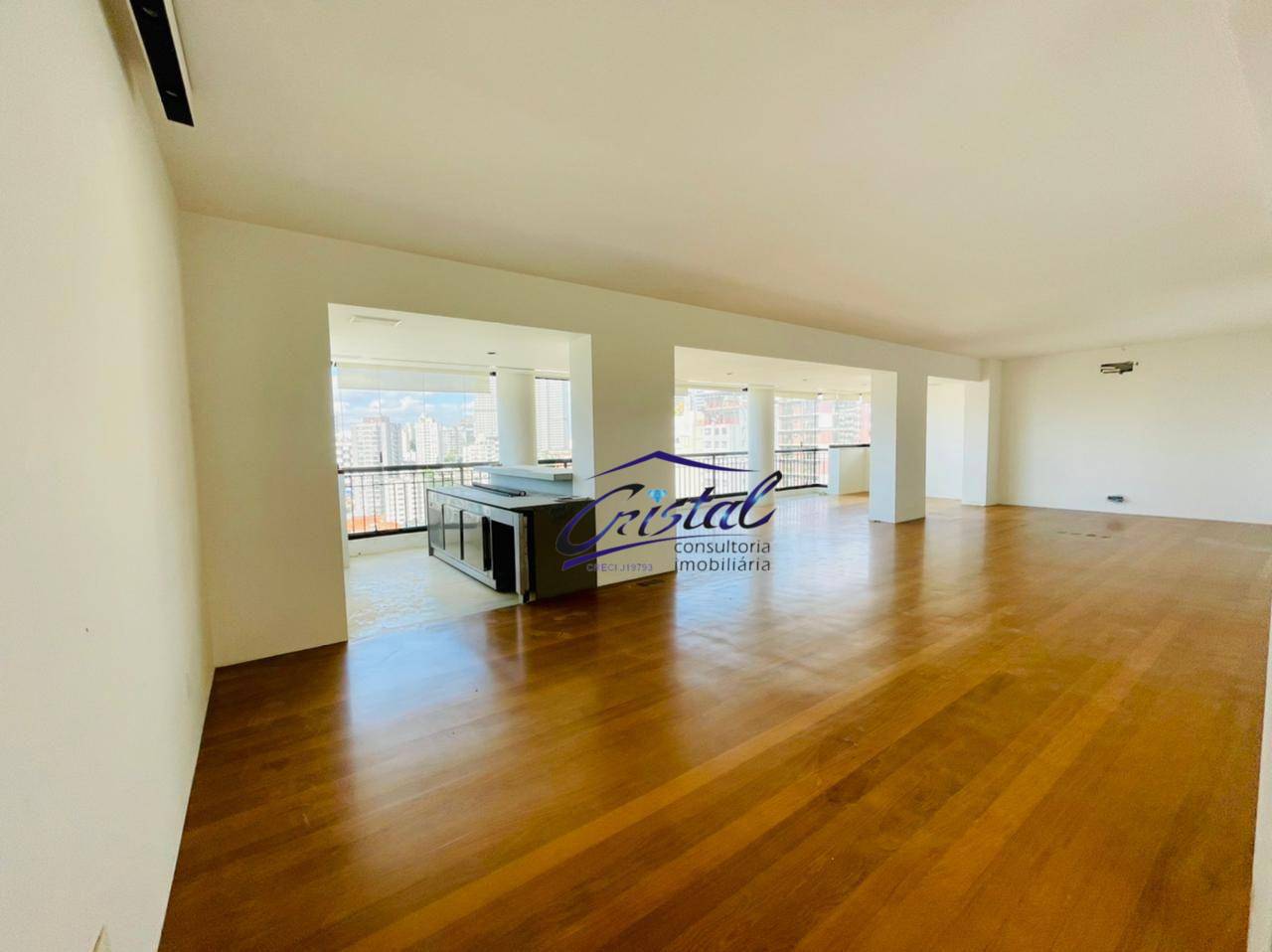 Apartamento à venda e aluguel com 3 quartos, 215m² - Foto 1