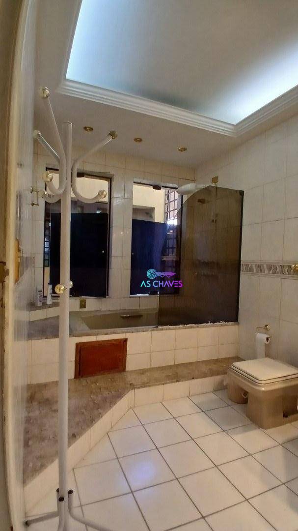 Casa à venda com 4 quartos, 355m² - Foto 11