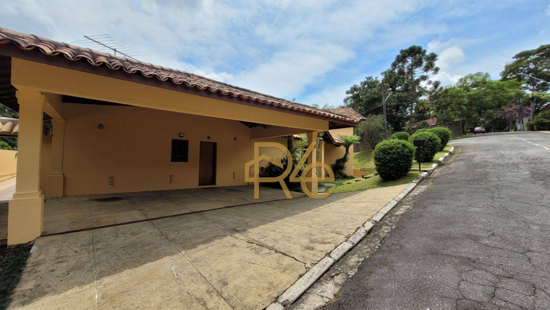 Casa de Condomínio à venda com 3 quartos, 600m² - Foto 2