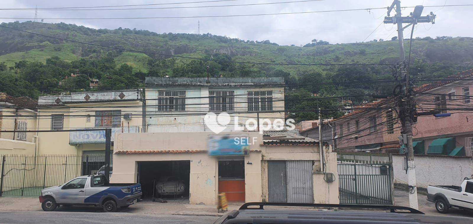 Casa à venda com 5 quartos, 200m² - Foto 1