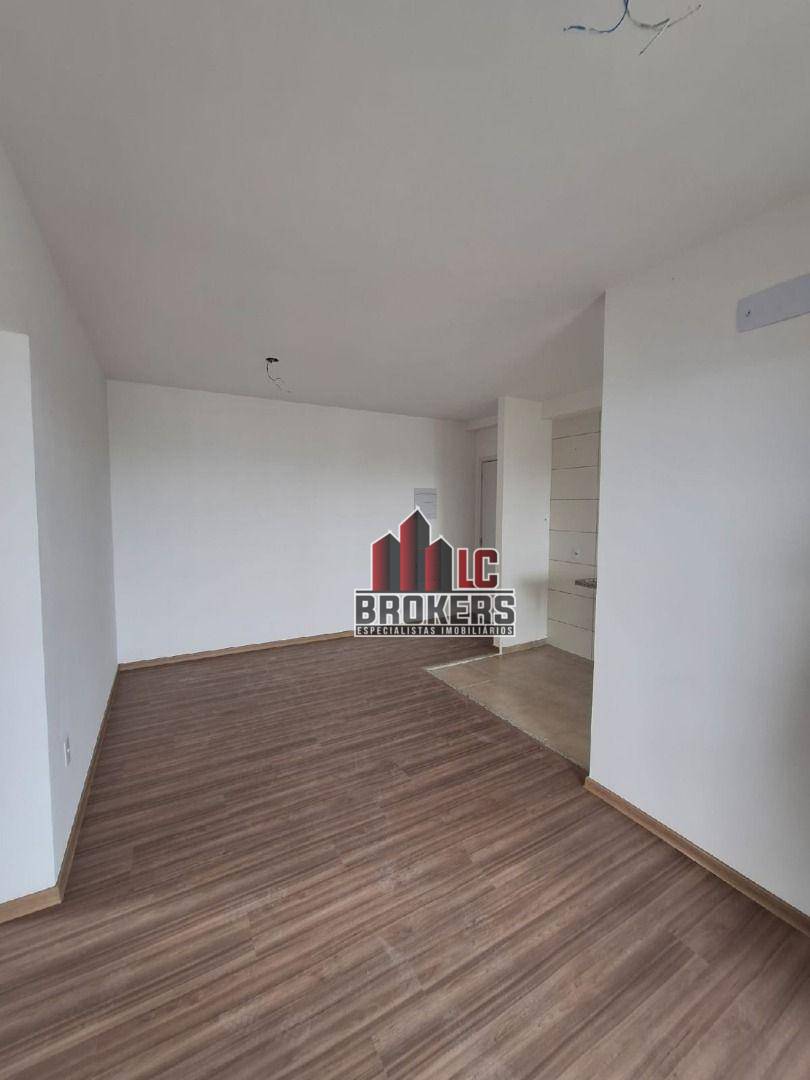 Apartamento à venda com 2 quartos, 62m² - Foto 3