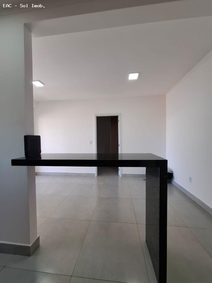 Apartamento para alugar com 1 quarto, 42m² - Foto 2