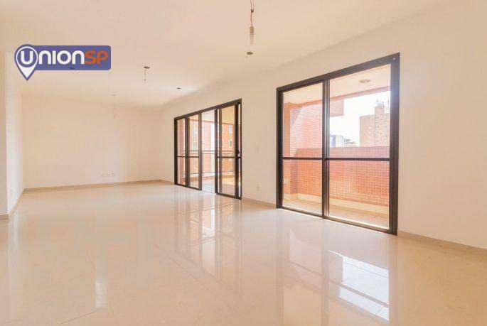 Apartamento à venda com 4 quartos, 207m² - Foto 1