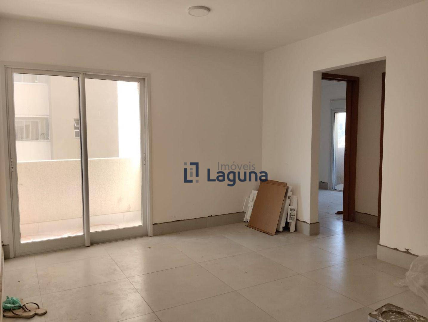 Apartamento para alugar com 2 quartos, 64m² - Foto 1