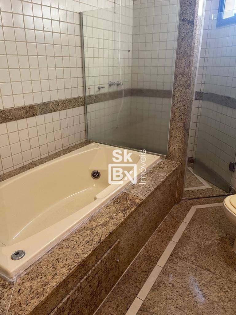 Apartamento à venda com 3 quartos, 208m² - Foto 13