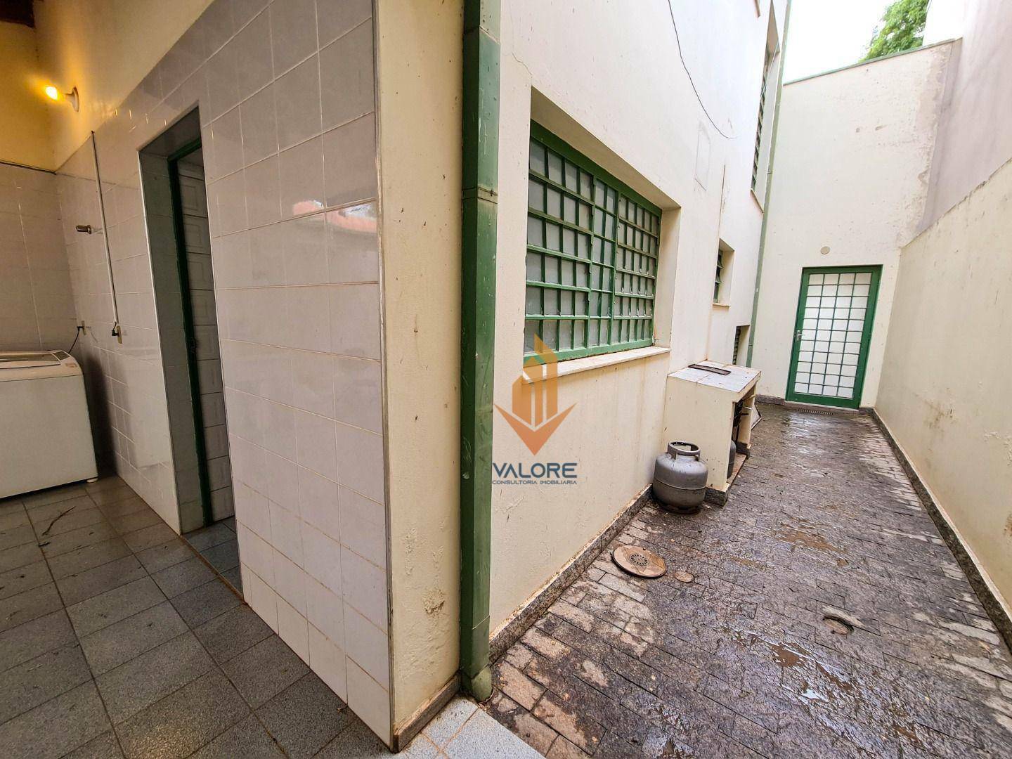 Casa à venda com 8 quartos, 365m² - Foto 23