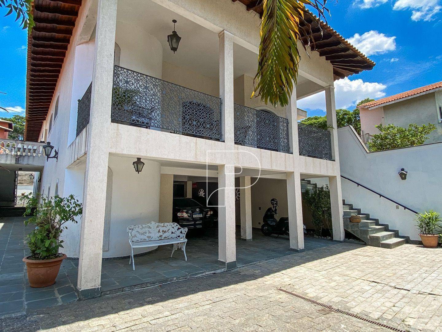 Casa à venda com 5 quartos, 432m² - Foto 1