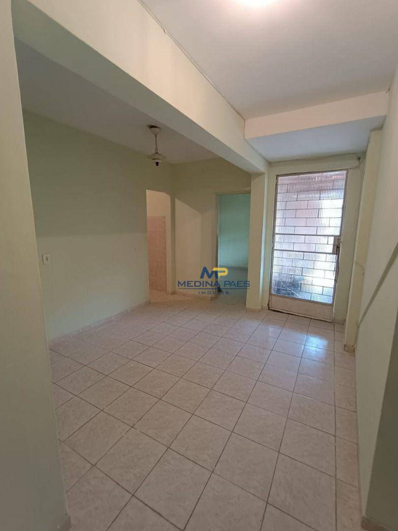 Casa à venda com 1 quarto, 70M2 - Foto 2