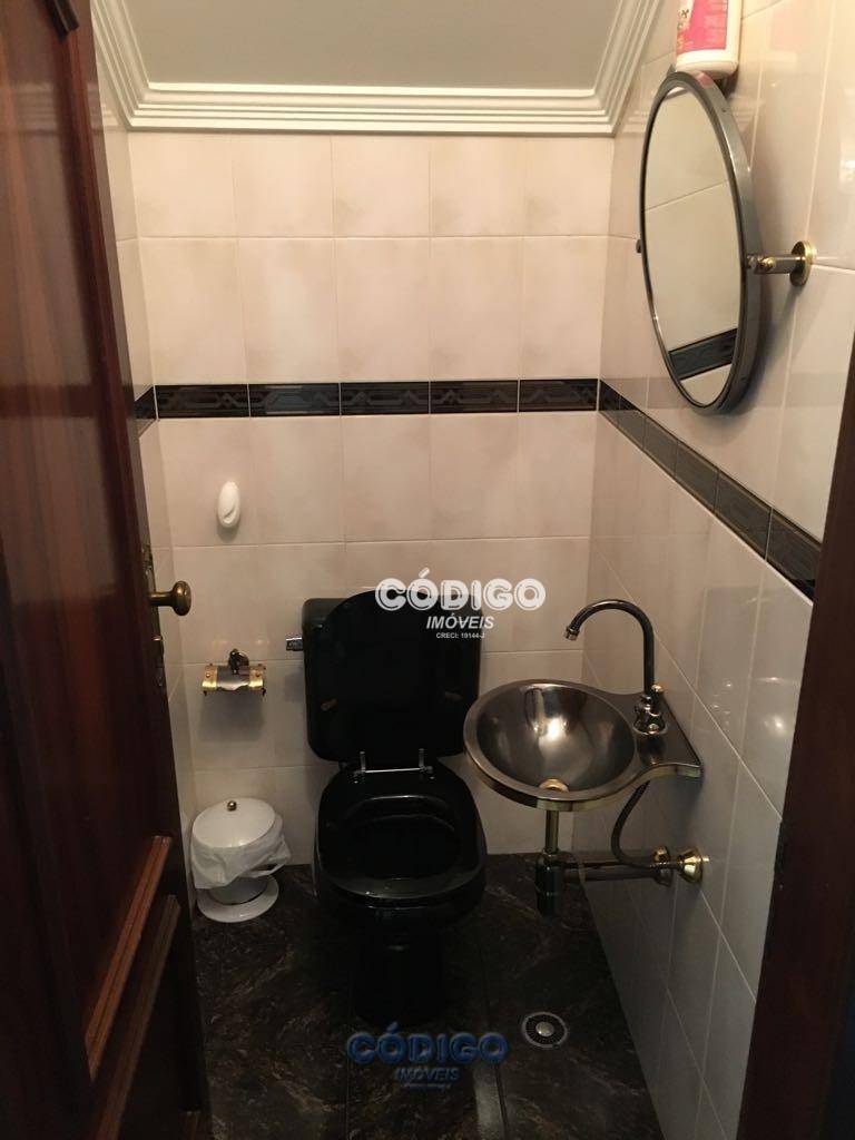 Sobrado à venda com 5 quartos, 205m² - Foto 3