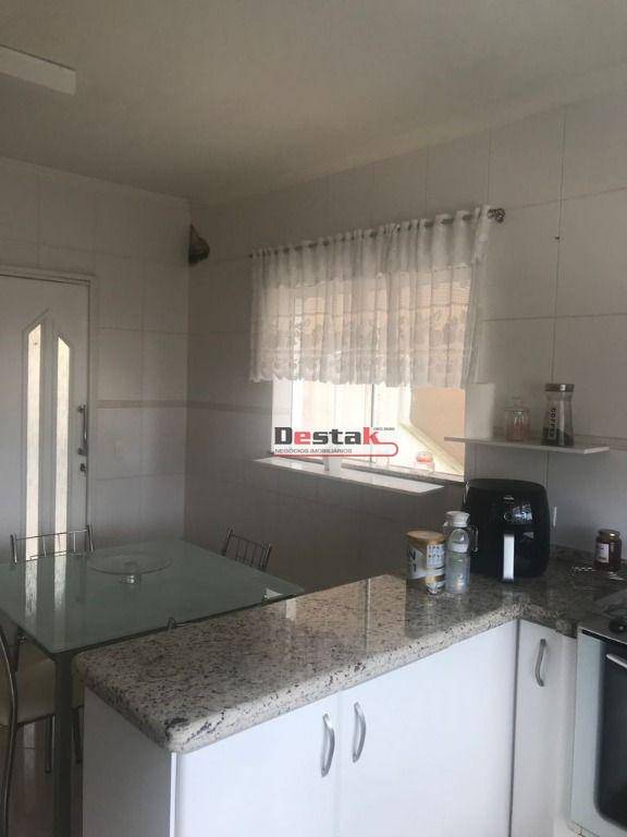 Sobrado à venda com 3 quartos, 400m² - Foto 26