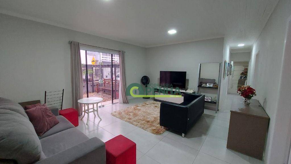 Casa à venda com 2 quartos, 200m² - Foto 5