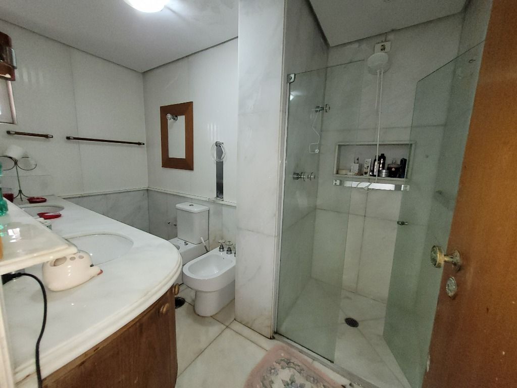 Apartamento à venda com 4 quartos, 234m² - Foto 10