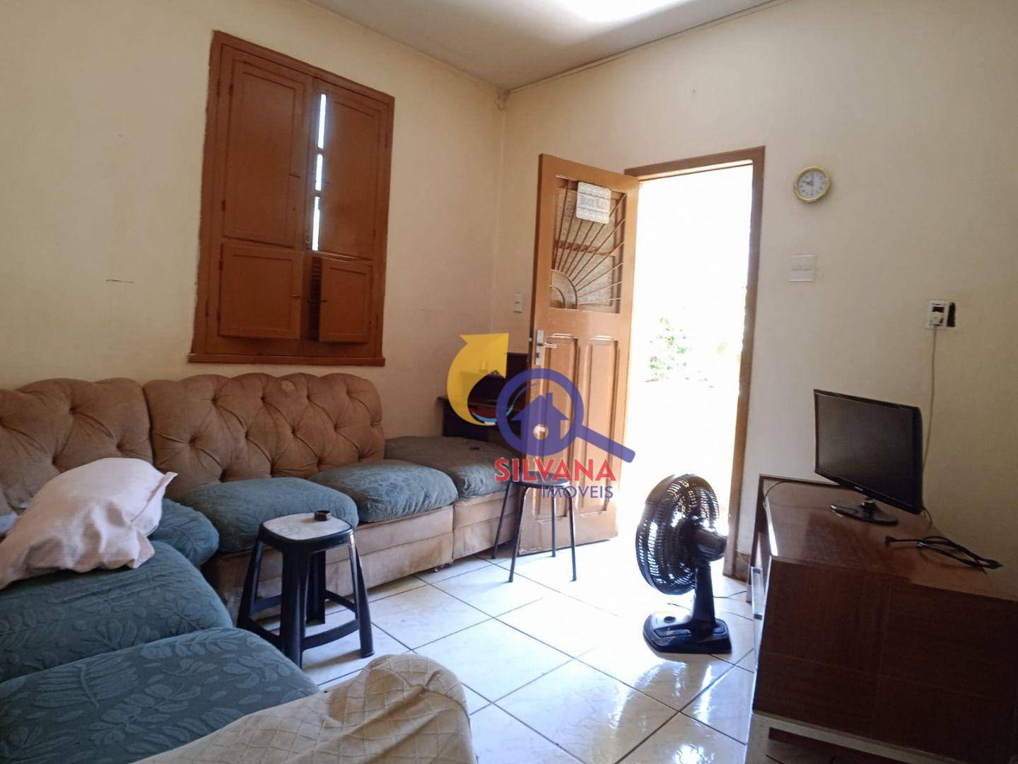 Casa à venda com 4 quartos, 128m² - Foto 2