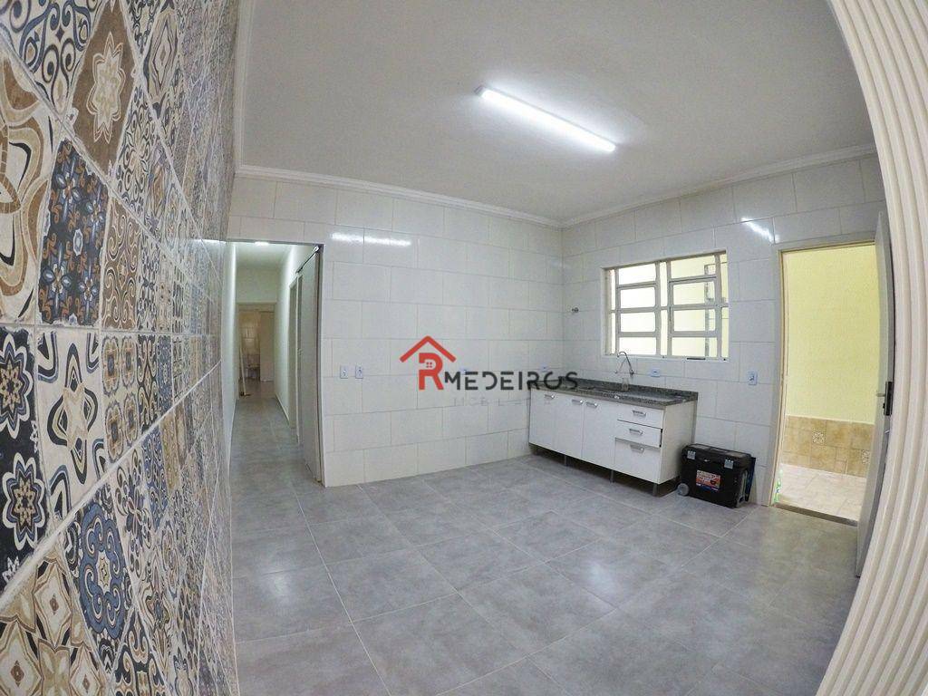 Casa à venda com 2 quartos, 85m² - Foto 11