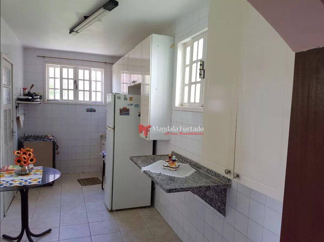 Casa à venda com 5 quartos, 190m² - Foto 7