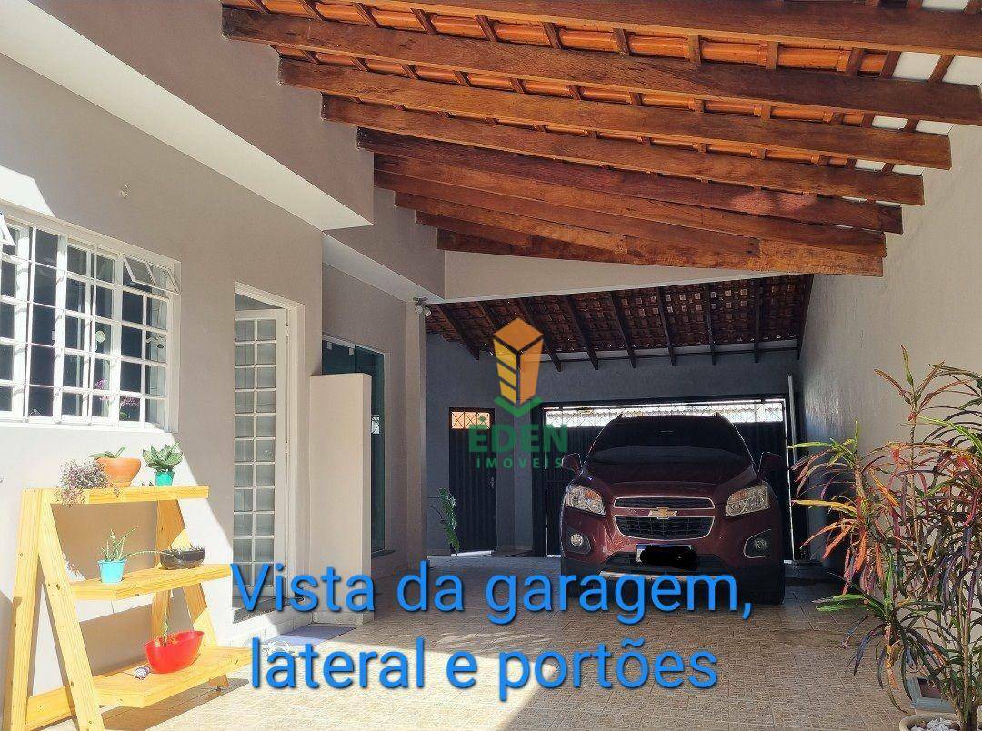 Casa à venda com 3 quartos, 194m² - Foto 1